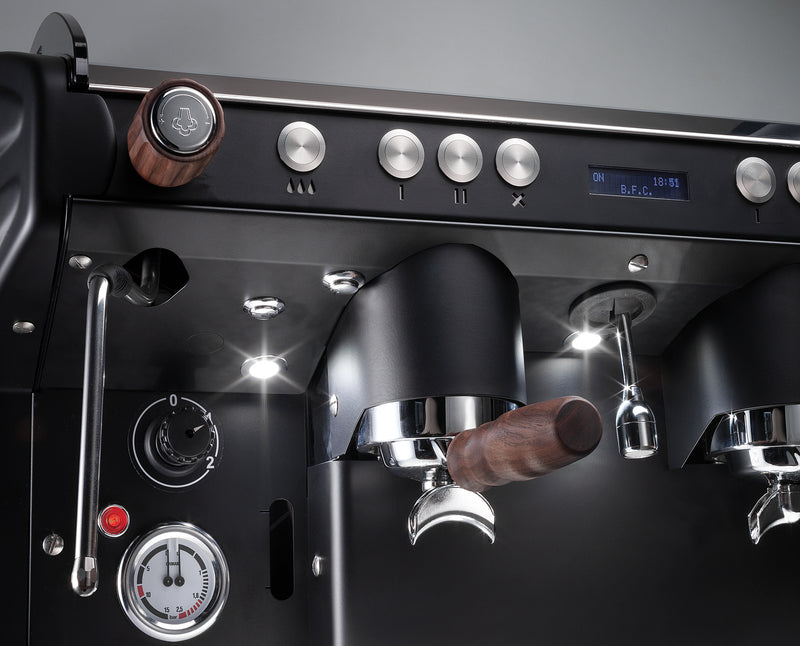 Lira Deep Black RS│2G für ca. € 154,-- pro Monat bequem leasen oder finanzieren