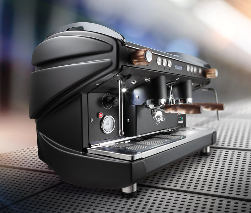 Lira Deep Black RS│2G für ca. € 154,-- pro Monat bequem leasen oder finanzieren